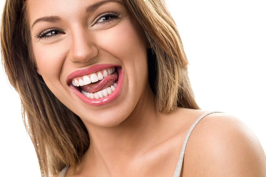 Показания и противопоказания к отбеливанию эмали зубов
