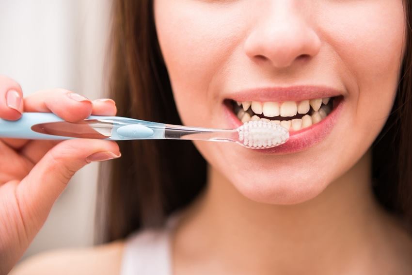 Как правильно чистить зубы, чтобы не было кариеса