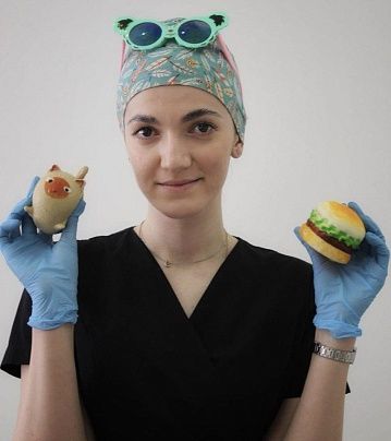 Белла Хадикова